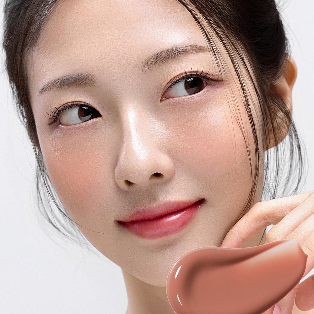 House of Hur Moist Ampoule Blusher 01 Nude Beige Mini 10ml — application photo
